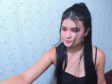 Elalove_ Chaturbate stream image from December 24, 2024