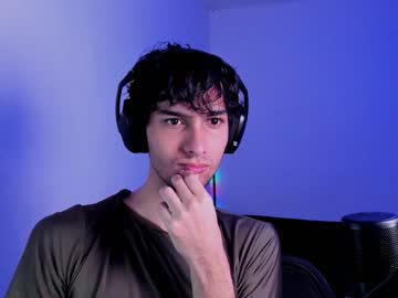 Khozler_ Chaturbate stream image from December 25, 2024
