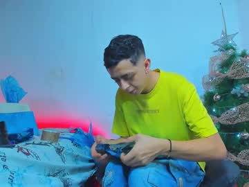 Maxowens_Oficial Chaturbate stream image from December 25, 2024