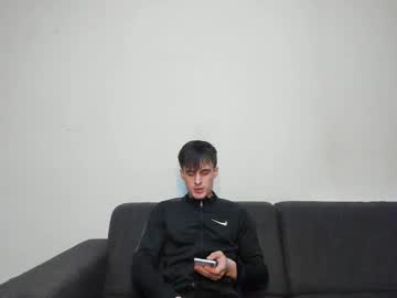 Skinnyguywithbigd Chaturbate stream image from December 25, 2024