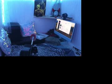 Clover51980 Chaturbate stream image from December 25, 2024