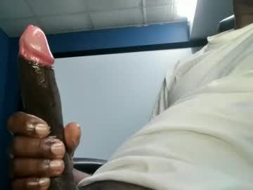 Longblack37 Chaturbate stream image from December 25, 2024