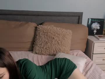 Esmadowey Chaturbate stream image from December 25, 2024