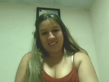 Alahia_Fox Chaturbate stream image from December 25, 2024