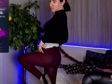 Belle_Via Chaturbate stream image from December 25, 2024