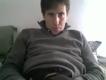 Iyoperro Chaturbate stream image from December 25, 2024