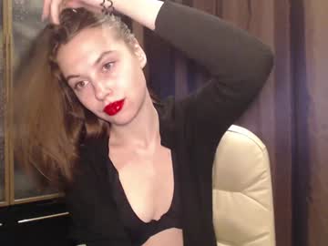 Silmyy Chaturbate stream image from December 25, 2024
