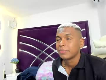 Lxxs2k5 Chaturbate stream image from December 25, 2024