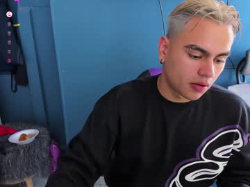 Andy_Vargas Chaturbate stream image from December 25, 2024