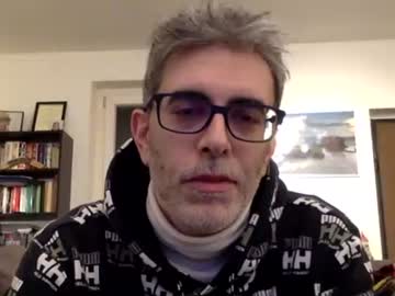 Oggs48 Chaturbate stream image from December 25, 2024