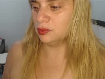 Elza_Blonde Chaturbate stream image from December 25, 2024