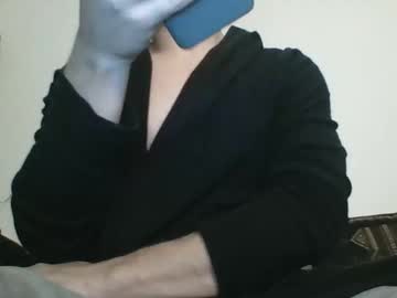 Hugmeplease13 Chaturbate stream image from December 25, 2024