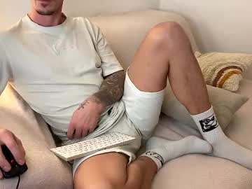 1psycho2boogie Chaturbate stream image from December 25, 2024