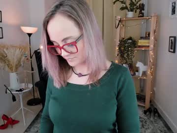Adelaiderosabel Chaturbate stream image from December 25, 2024