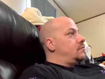 Mikeylikesit2222 Chaturbate stream image from December 25, 2024