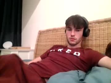 Lennert2408 Chaturbate stream image from December 25, 2024