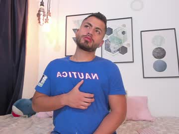 Los_Juanes Chaturbate stream image from December 25, 2024