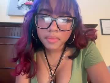 Melanierosee222 Chaturbate stream image from December 25, 2024