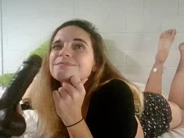 Gollymolly7 Chaturbate stream image from December 26, 2024