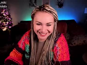 Golden_Miki Chaturbate stream image from December 26, 2024