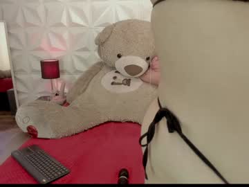 Nikolee_Evans Chaturbate stream image from December 26, 2024