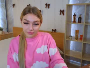 Ellamilla Chaturbate stream image from December 26, 2024