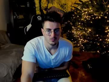 Juliandylan Chaturbate stream image from December 26, 2024