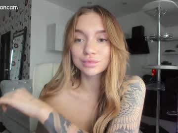 Sophie_In Chaturbate stream image from December 26, 2024