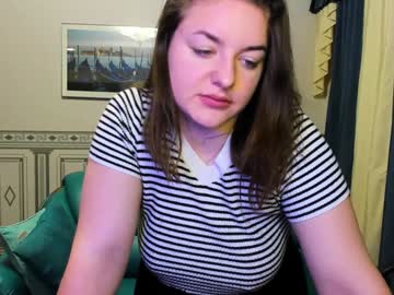 Helen_Elliot Chaturbate stream image from December 26, 2024
