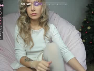 Foxy_Blond Chaturbate stream image from December 26, 2024