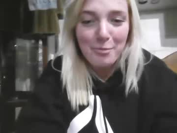 Icykittiesbitch95 Chaturbate stream image from December 26, 2024