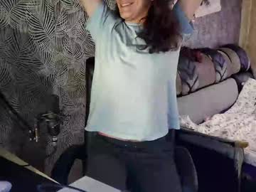 Vialeras Chaturbate stream image from December 26, 2024