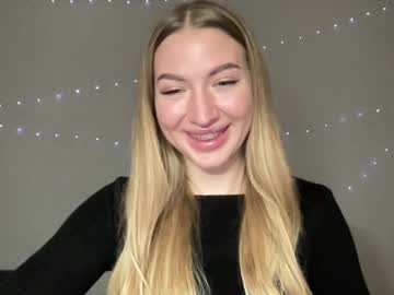 Milanaaa_ Chaturbate stream image from December 26, 2024