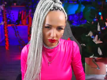 Monicamaxwel Chaturbate stream image from December 26, 2024
