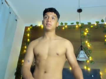 Tayler_Snow Chaturbate stream image from December 26, 2024