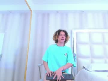 Crissvegaa Chaturbate stream image from December 26, 2024