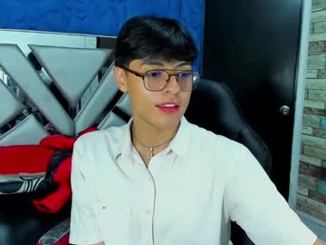 Damian_16cm Chaturbate stream image from December 26, 2024