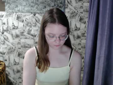 Honey_Mood Chaturbate stream image from December 26, 2024