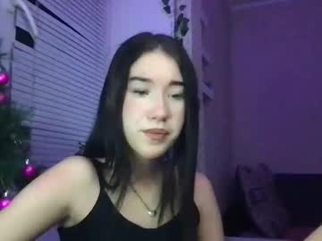 Girl_Sue Chaturbate stream image from December 26, 2024