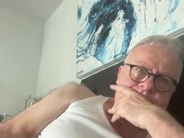 Ozhairybearxxxx Chaturbate stream image from December 26, 2024