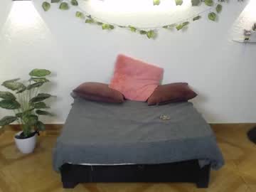 Dulce_Cosmic Chaturbate stream image from December 26, 2024