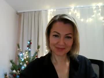 Foxshy Chaturbate stream image from December 26, 2024