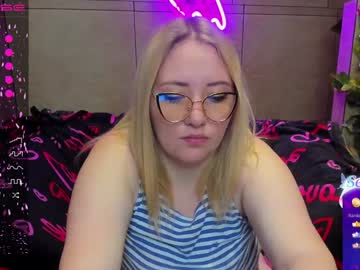 Puffybun Chaturbate stream image from December 27, 2024