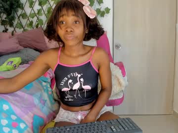 Sexybrunnetem Chaturbate stream image from December 27, 2024