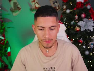 Aaronfox_ Chaturbate stream image from December 27, 2024
