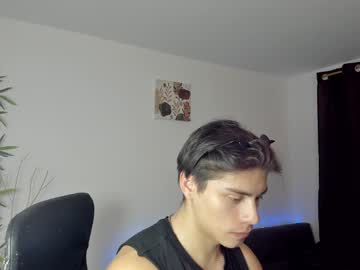 Gio_Russo Chaturbate stream image from December 27, 2024