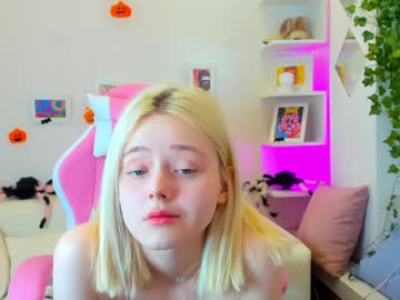 Lola_Blondy Chaturbate stream image from December 27, 2024