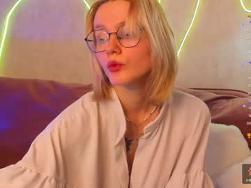 Blondylilu Chaturbate stream image from December 27, 2024