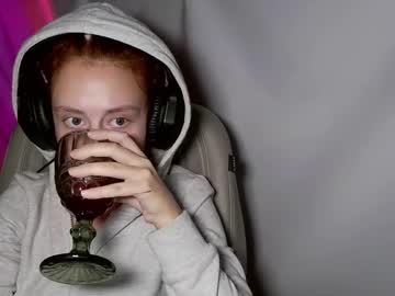 Crystallkris Chaturbate stream image from December 27, 2024