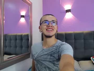 Damianmosth Chaturbate stream image from December 27, 2024